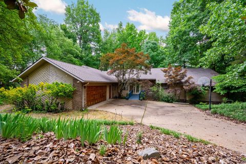 Photo of 620 Stonebrook Drive, Chattanooga, TN 37415 (MLS # 1535032)