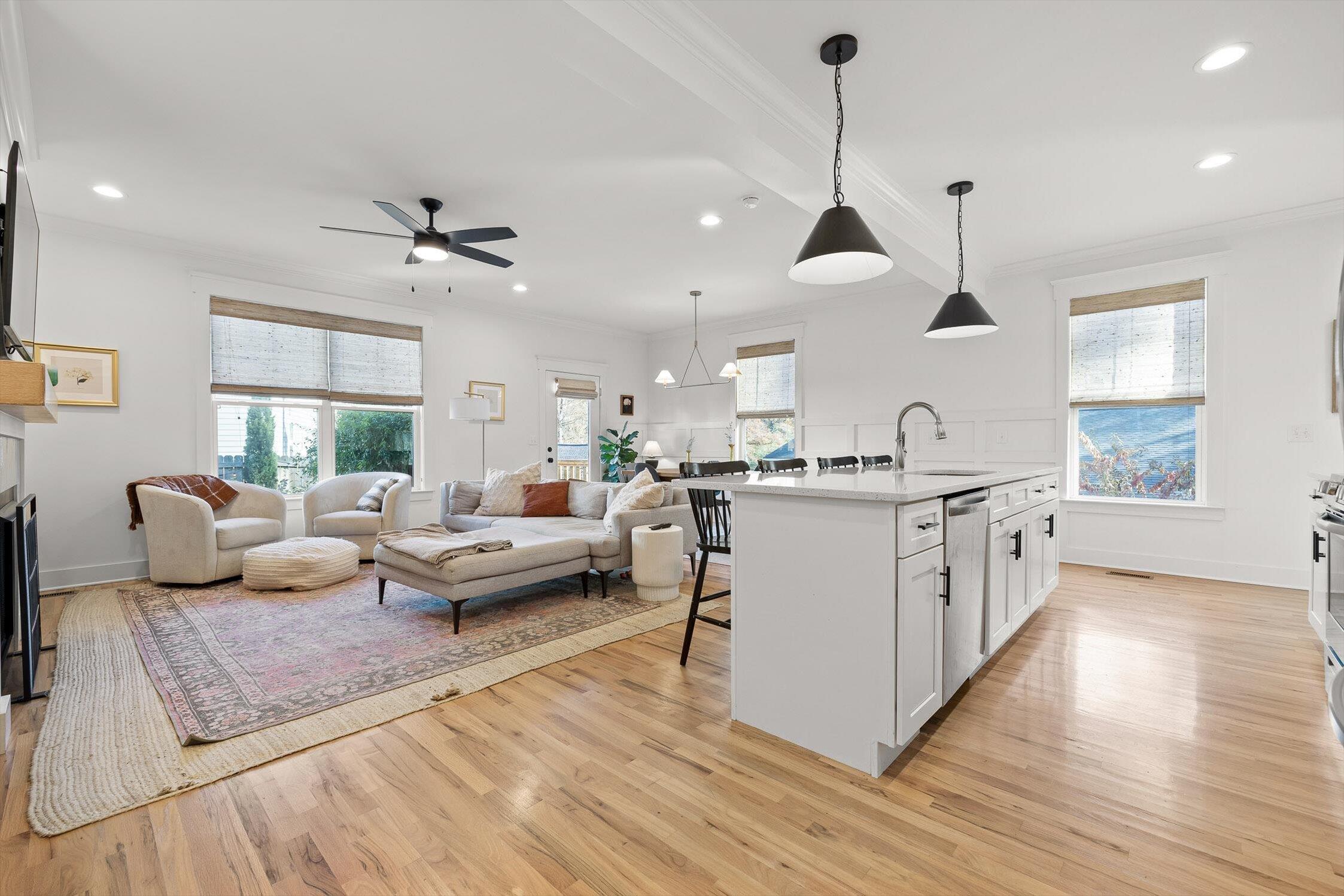 Chattanooga, Tennessee 37405, United States, 3 Bedrooms Bedrooms, ,3 BathroomsBathrooms,Residential,Active,243173