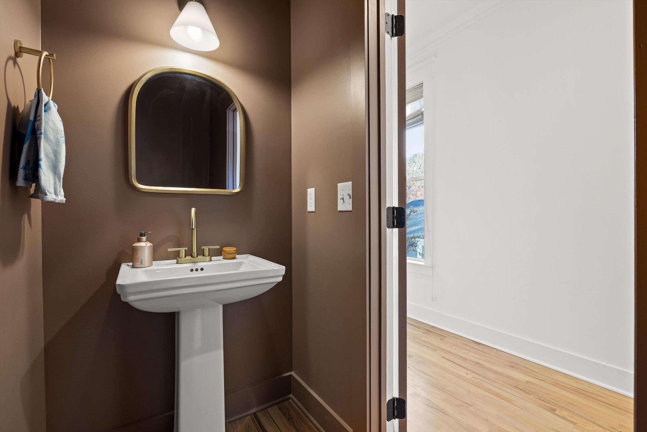 Chattanooga, Tennessee 37405, United States, 3 Bedrooms Bedrooms, ,3 BathroomsBathrooms,Residential,Active,243173