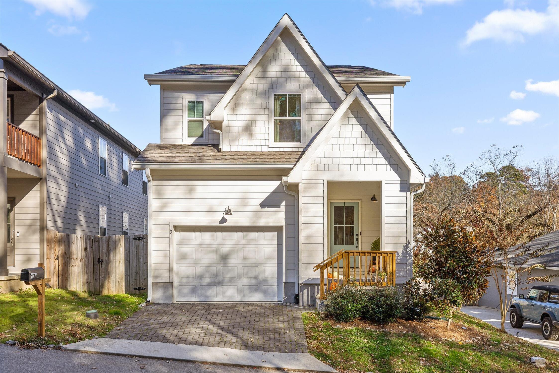 Chattanooga, Tennessee 37405, United States, 3 Bedrooms Bedrooms, ,3 BathroomsBathrooms,Residential,Active,243173