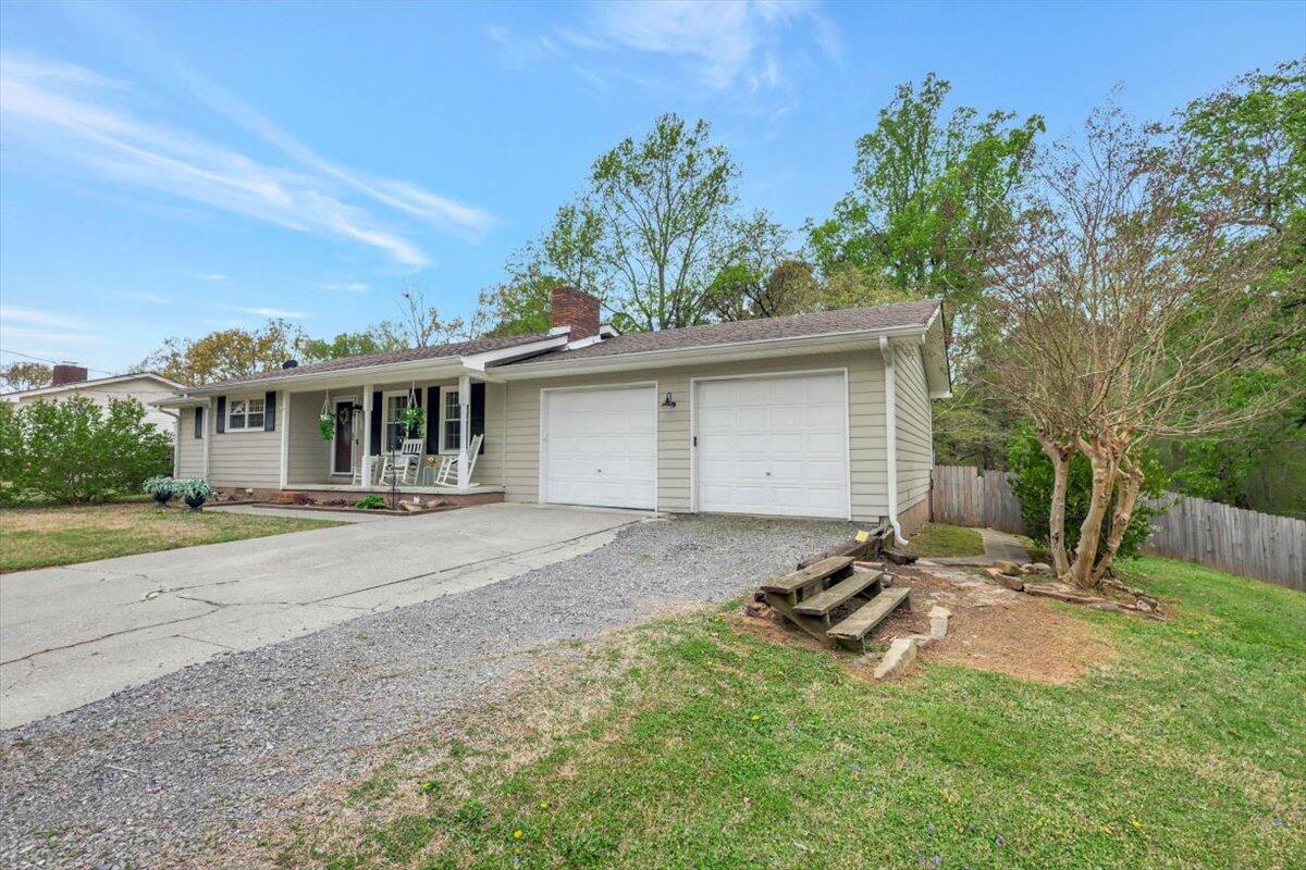 2023 Tillman Drive, Dalton, Georgia image 3
