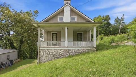 Homes For Sale - 2 S Crest Road<br/> Chattanooga, TN 37404