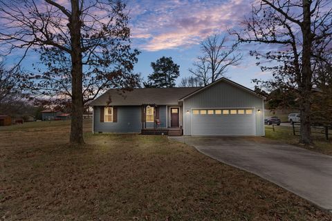 Photo of 211 Oakwood Circle NE, Cleveland, TN 37312 (MLS # 1527655)