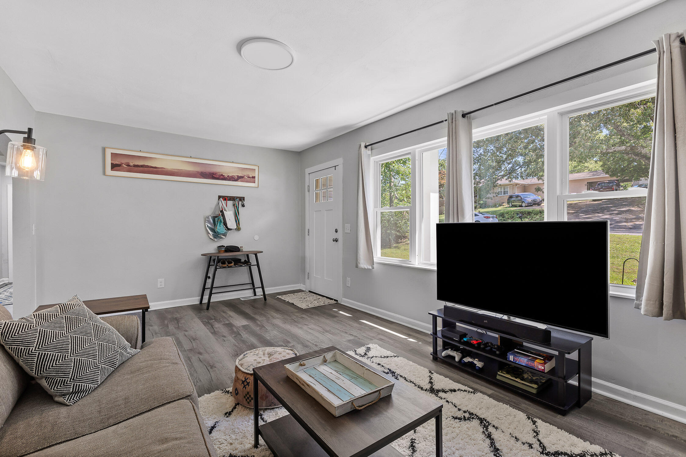 Chattanooga, Tennessee 37412, United States, 3 Bedrooms Bedrooms, ,1 BathroomBathrooms,Residential,Contingent,36183