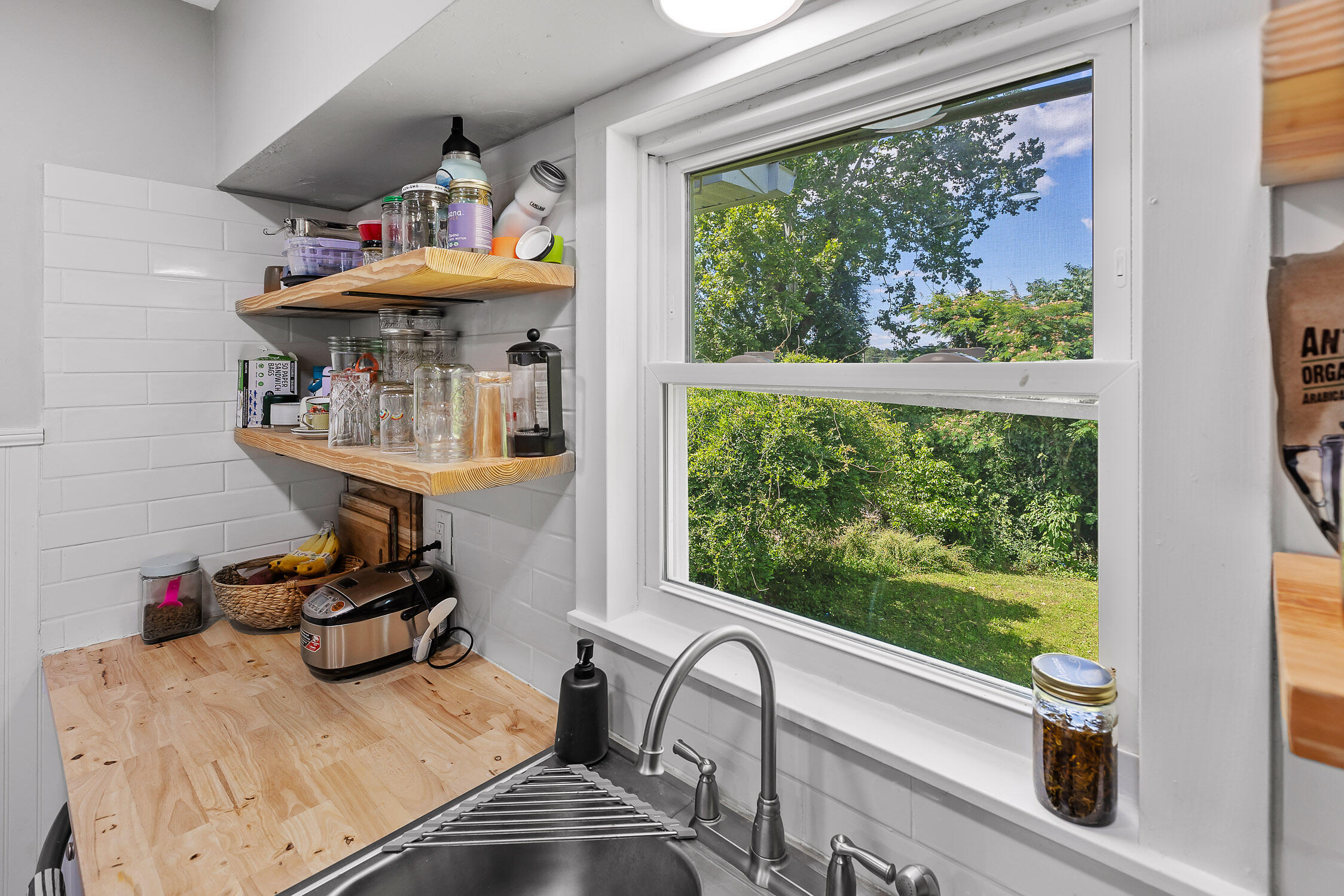 Chattanooga, Tennessee 37412, United States, 3 Bedrooms Bedrooms, ,1 BathroomBathrooms,Residential,Contingent,36183