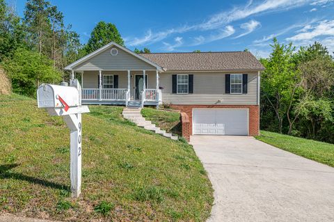 Photo of 902 Clay Hill Drive, Soddy Daisy, TN 37379 (MLS # 1532897)