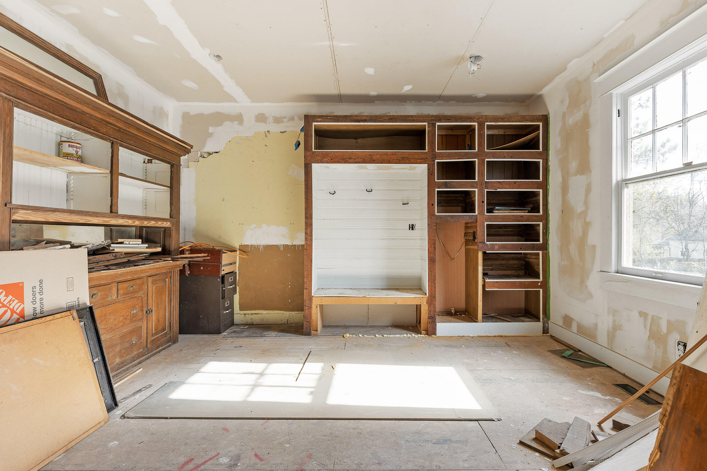 Chattanooga, Tennessee 37409, United States, 3 Bedrooms Bedrooms, ,3 BathroomsBathrooms,Residential,Contingent,18747