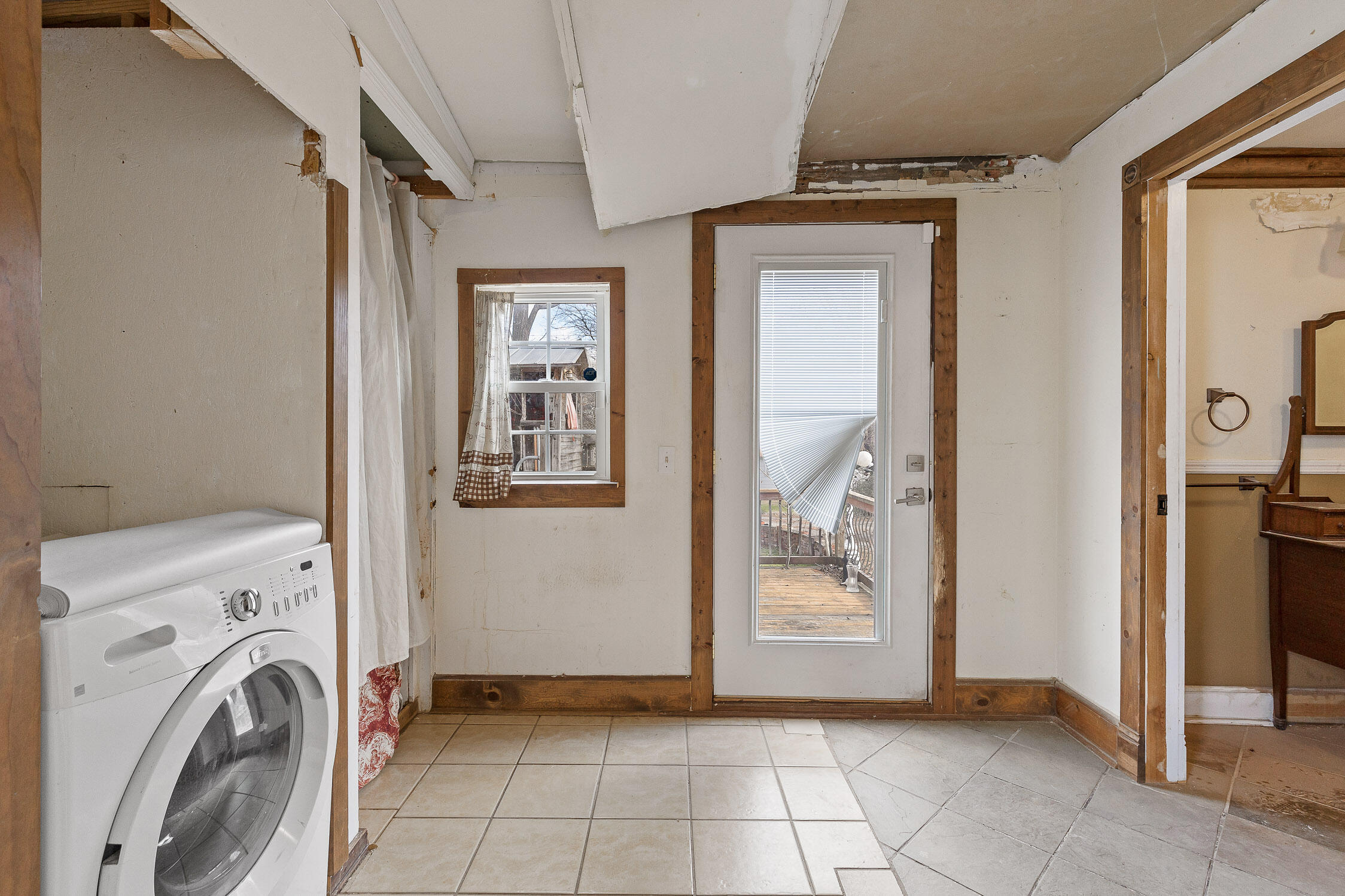 Chattanooga, Tennessee 37409, United States, 3 Bedrooms Bedrooms, ,3 BathroomsBathrooms,Residential,Contingent,18747