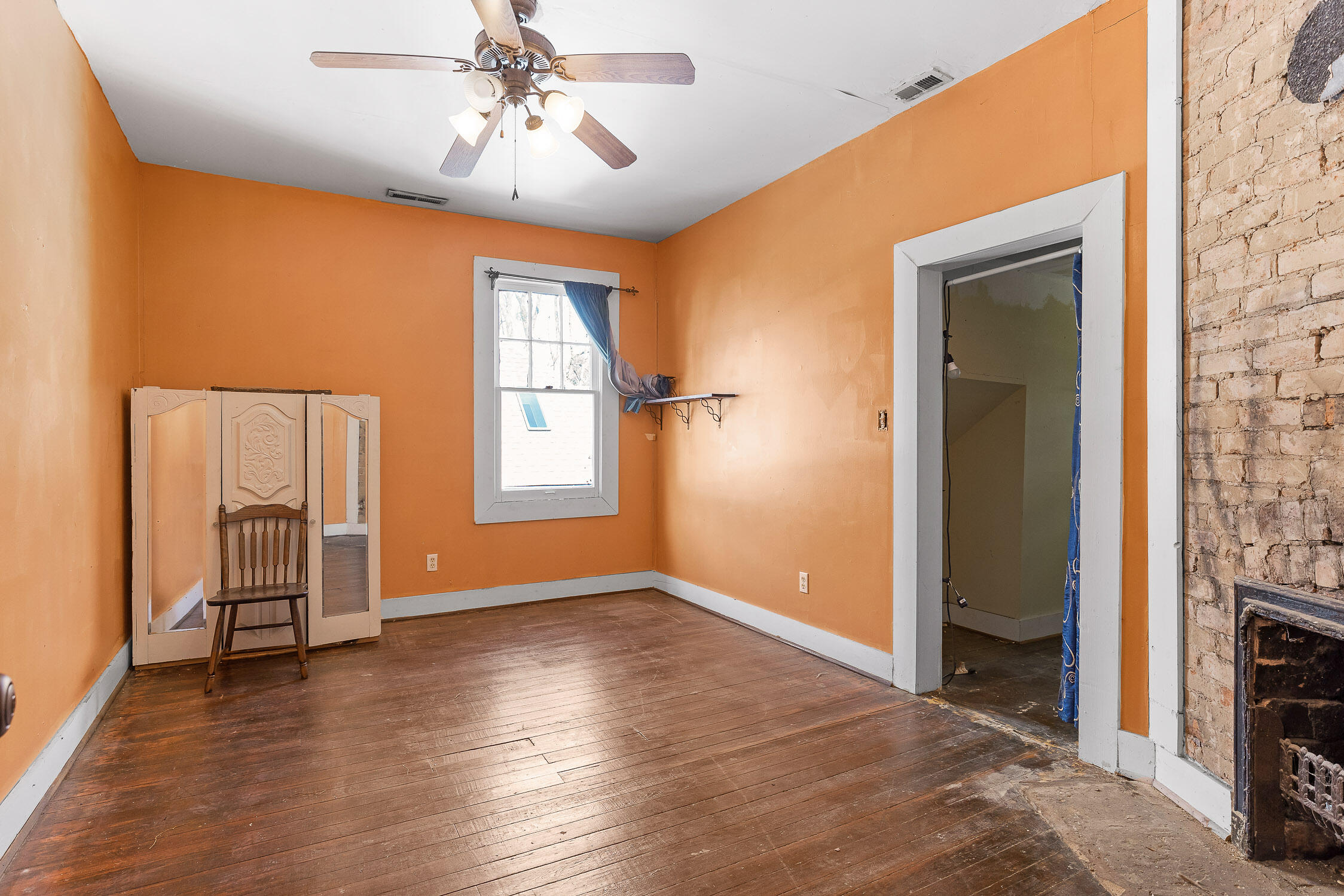 Chattanooga, Tennessee 37409, United States, 3 Bedrooms Bedrooms, ,3 BathroomsBathrooms,Residential,Contingent,18747