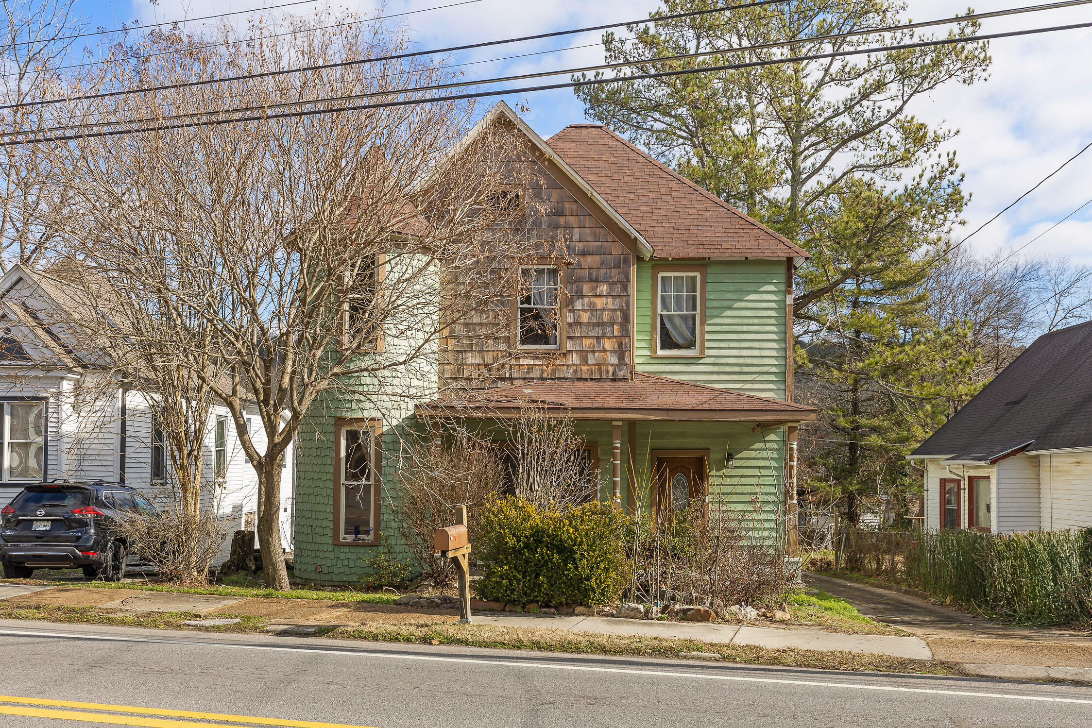 Chattanooga, Tennessee 37409, United States, 3 Bedrooms Bedrooms, ,3 BathroomsBathrooms,Residential,Contingent,18747