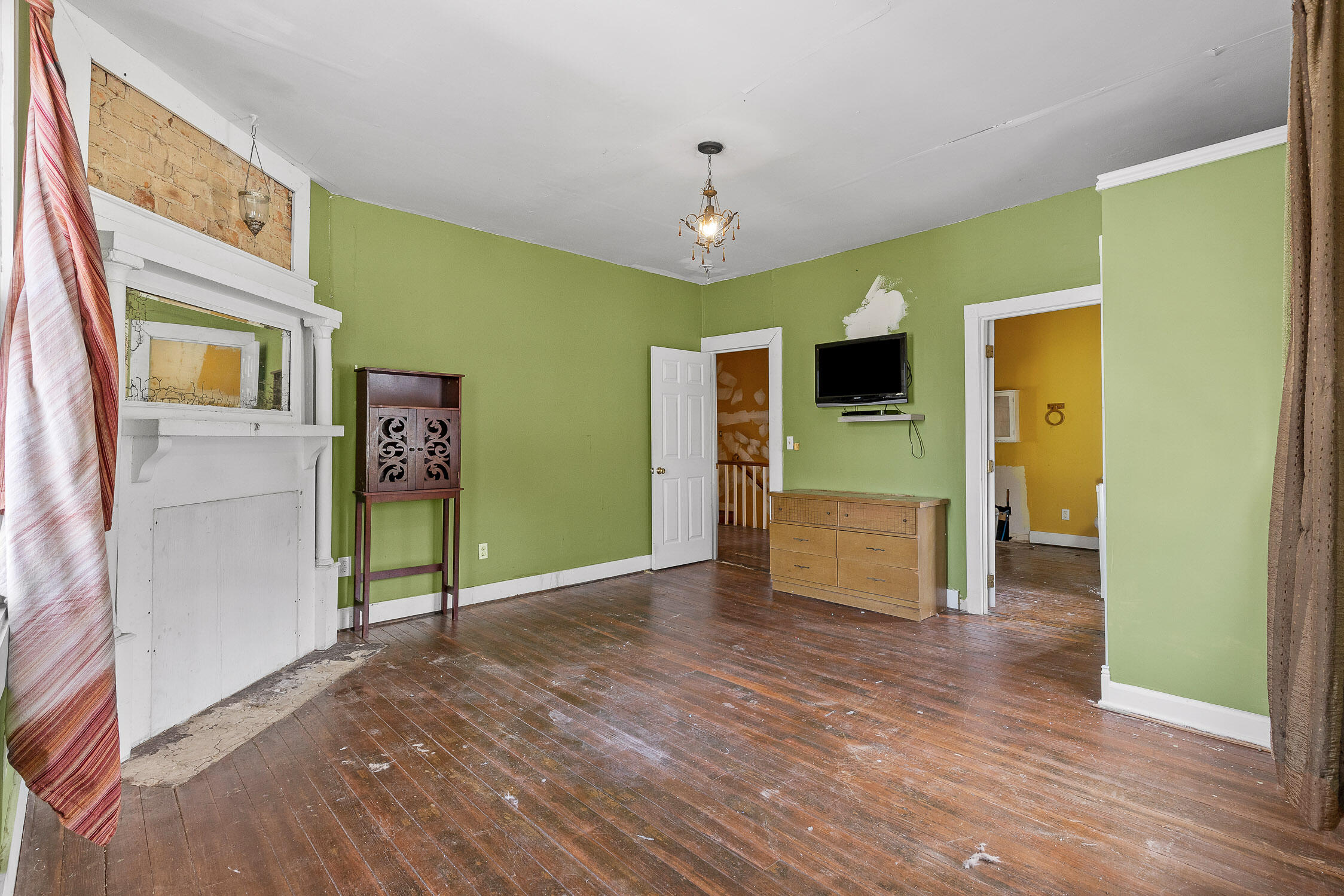 Chattanooga, Tennessee 37409, United States, 3 Bedrooms Bedrooms, ,3 BathroomsBathrooms,Residential,Contingent,18747