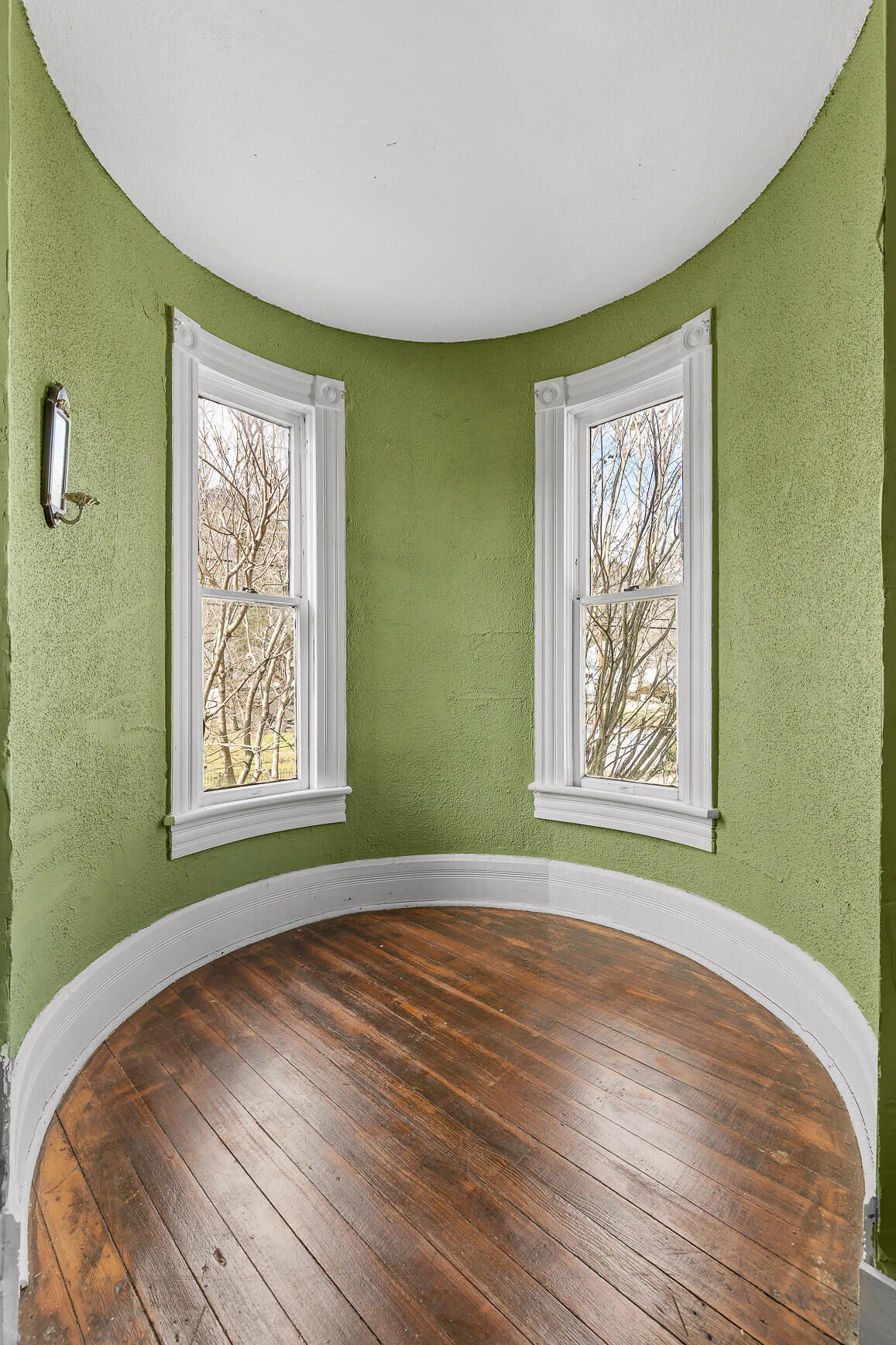 Chattanooga, Tennessee 37409, United States, 3 Bedrooms Bedrooms, ,3 BathroomsBathrooms,Residential,Contingent,18747