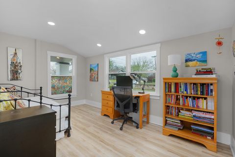 Tiny photo for 1614 E 12th Street, Chattanooga, TN 37404 (MLS # 1530392)