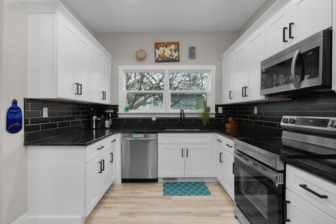 Tiny photo for 1614 E 12th Street, Chattanooga, TN 37404 (MLS # 1530392)