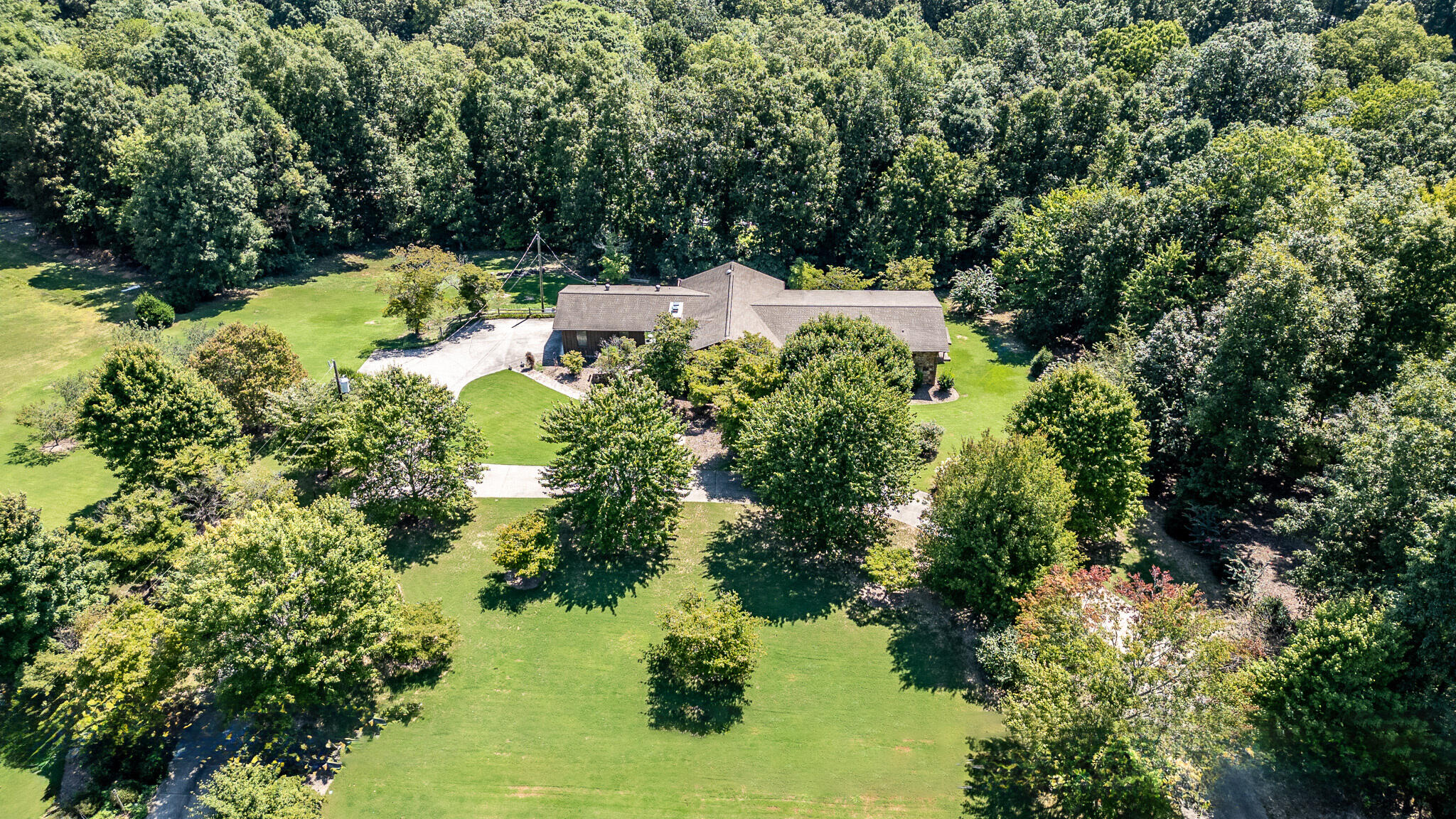 4202 Loftwood Drive, Cohutta, Georgia image 2