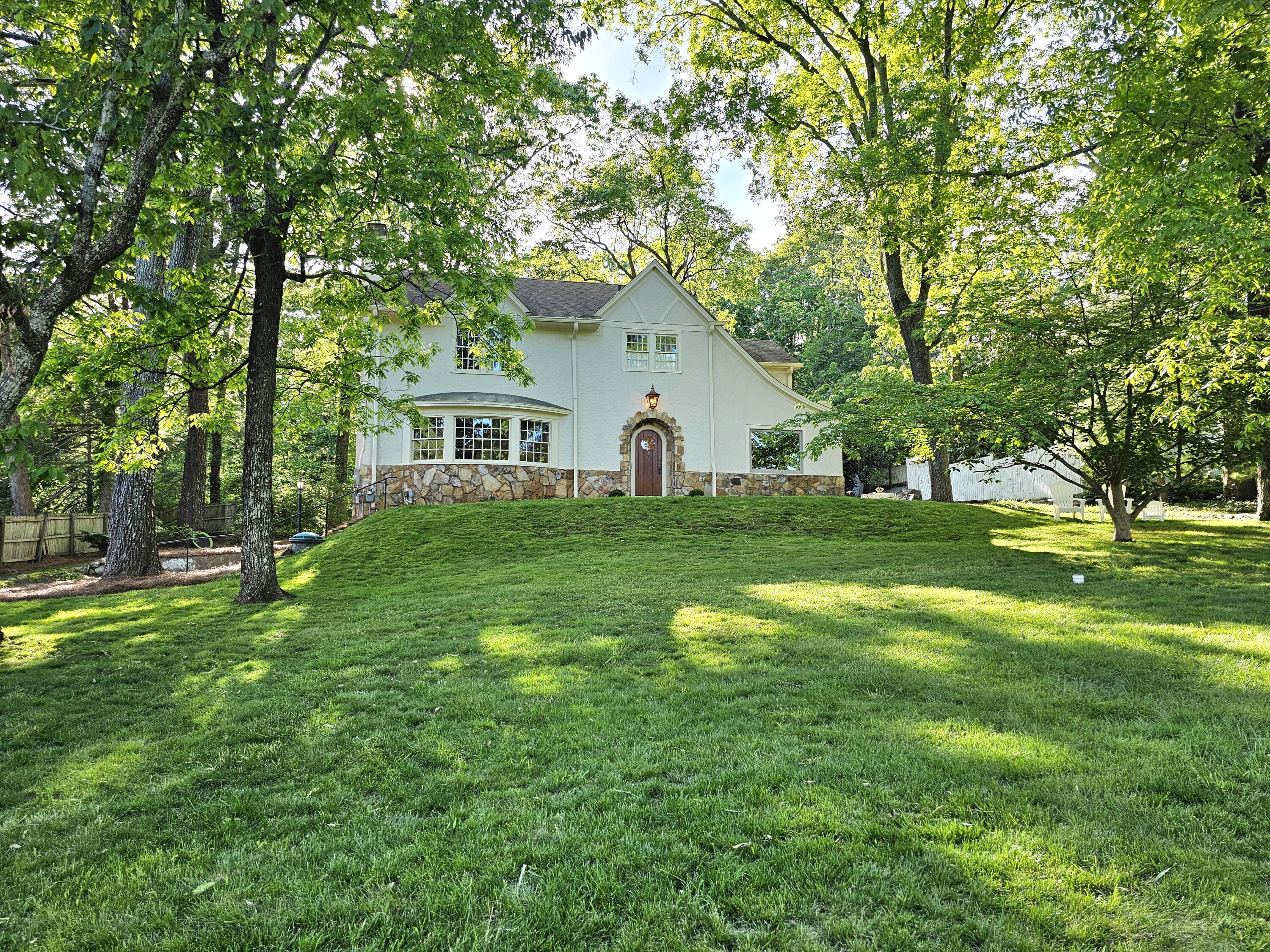 1102 Tinkerbell Lane, Lookout Mountain, Georgia image 48