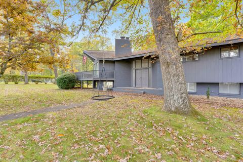 Photo of 201 S Palisades Drive, Signal Mountain, TN 37377 (MLS # 1534448)