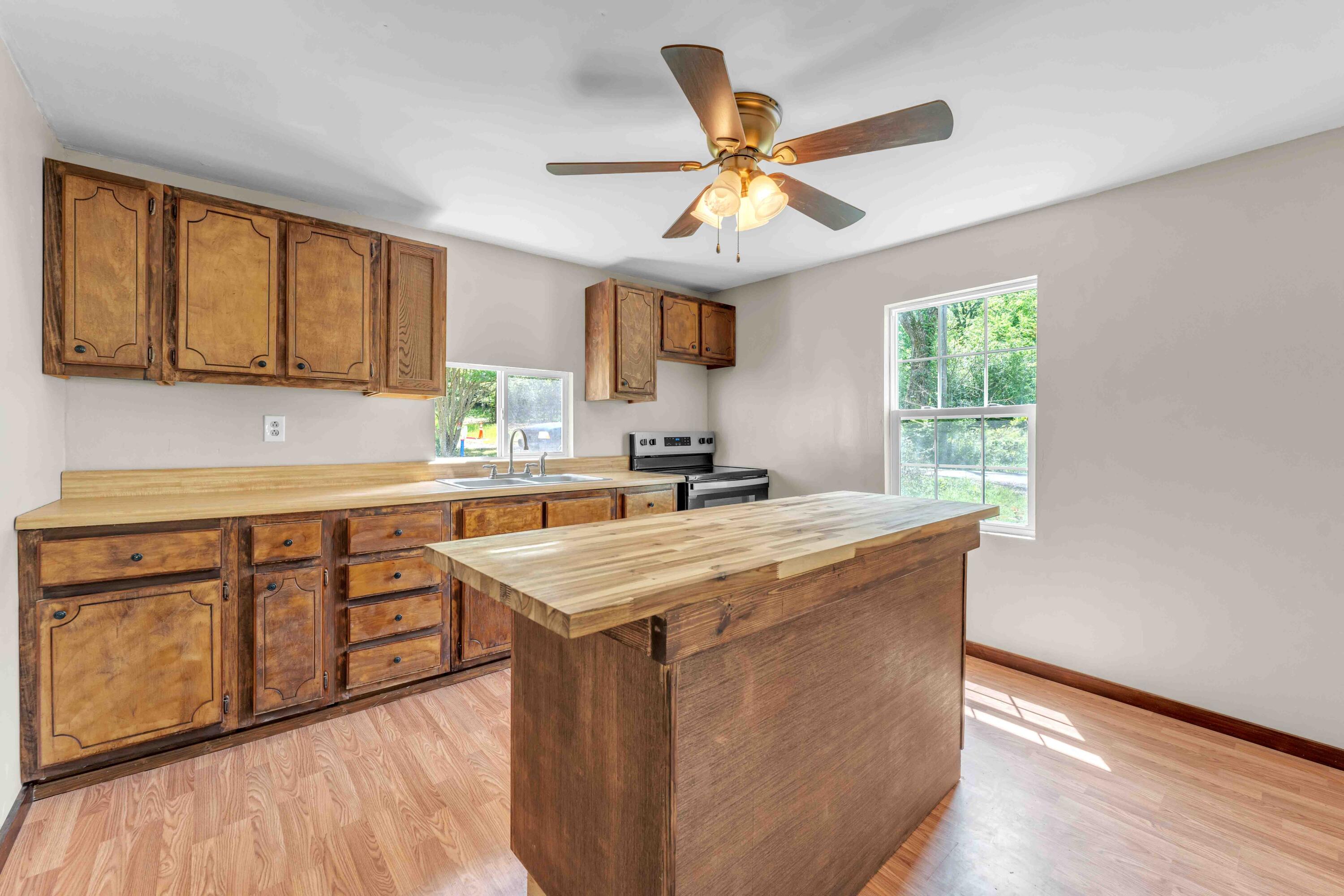 1526 W View Street, Athens, Tennessee image 6
