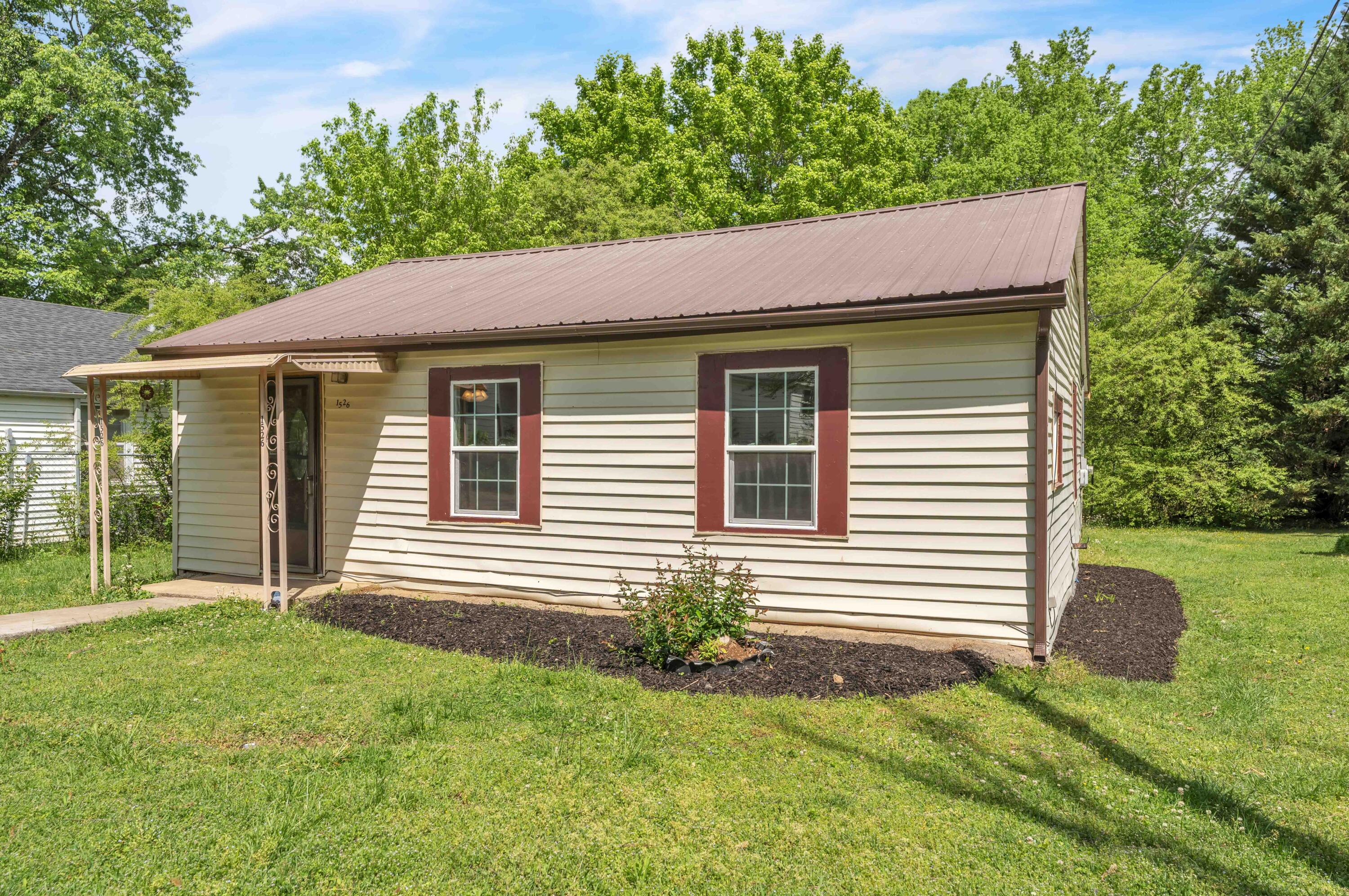 1526 W View Street, Athens, Tennessee image 1