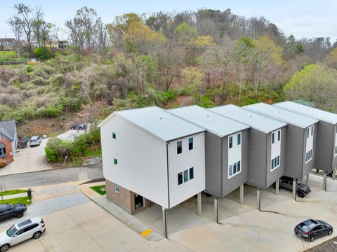 Tiny photo for 724 W Bell Avenue, Chattanooga, TN 37405 (MLS # 1530490)