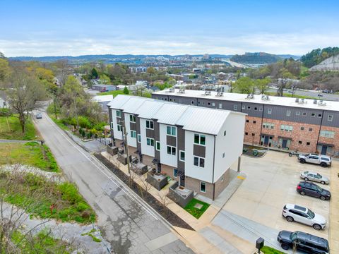 Tiny photo for 724 W Bell Avenue, Chattanooga, TN 37405 (MLS # 1530490)