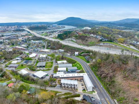 Tiny photo for 724 W Bell Avenue, Chattanooga, TN 37405 (MLS # 1530490)