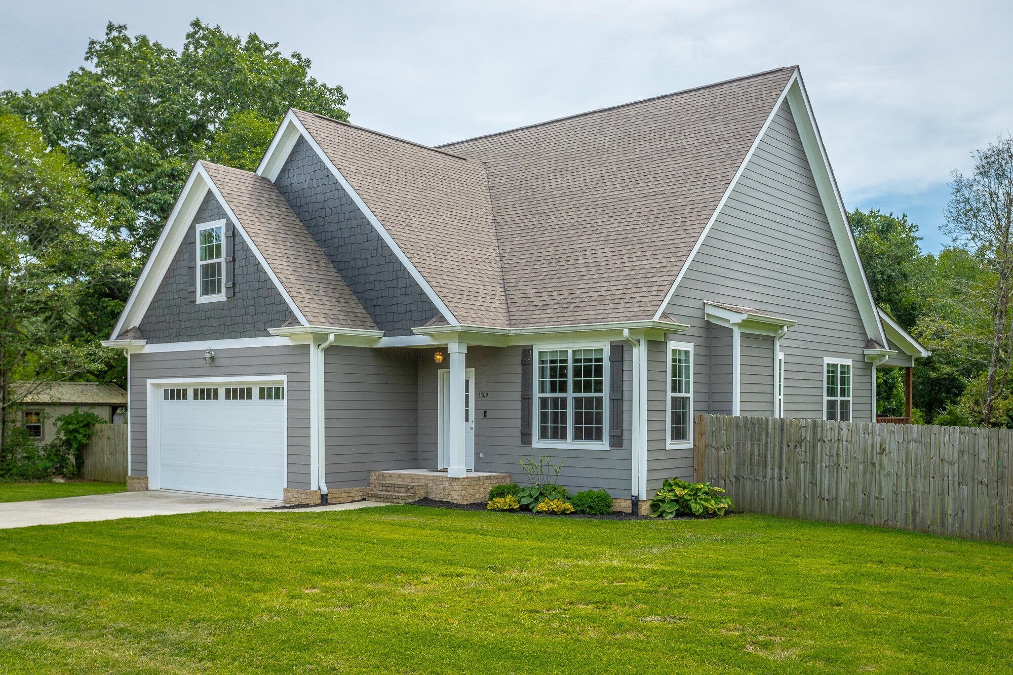 View Signal Mountain, TN 37377 house