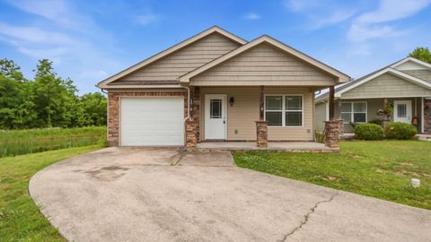 Photo of 1510 Southernwood Drive, Chattanooga, TN 37421 (MLS # 1534651)