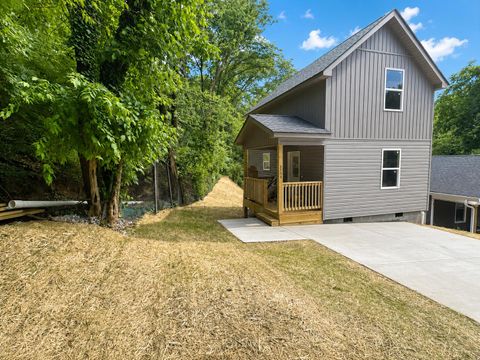 Homes For Sale - 2708 E 21st Street<br/> Chattanooga, TN 37404