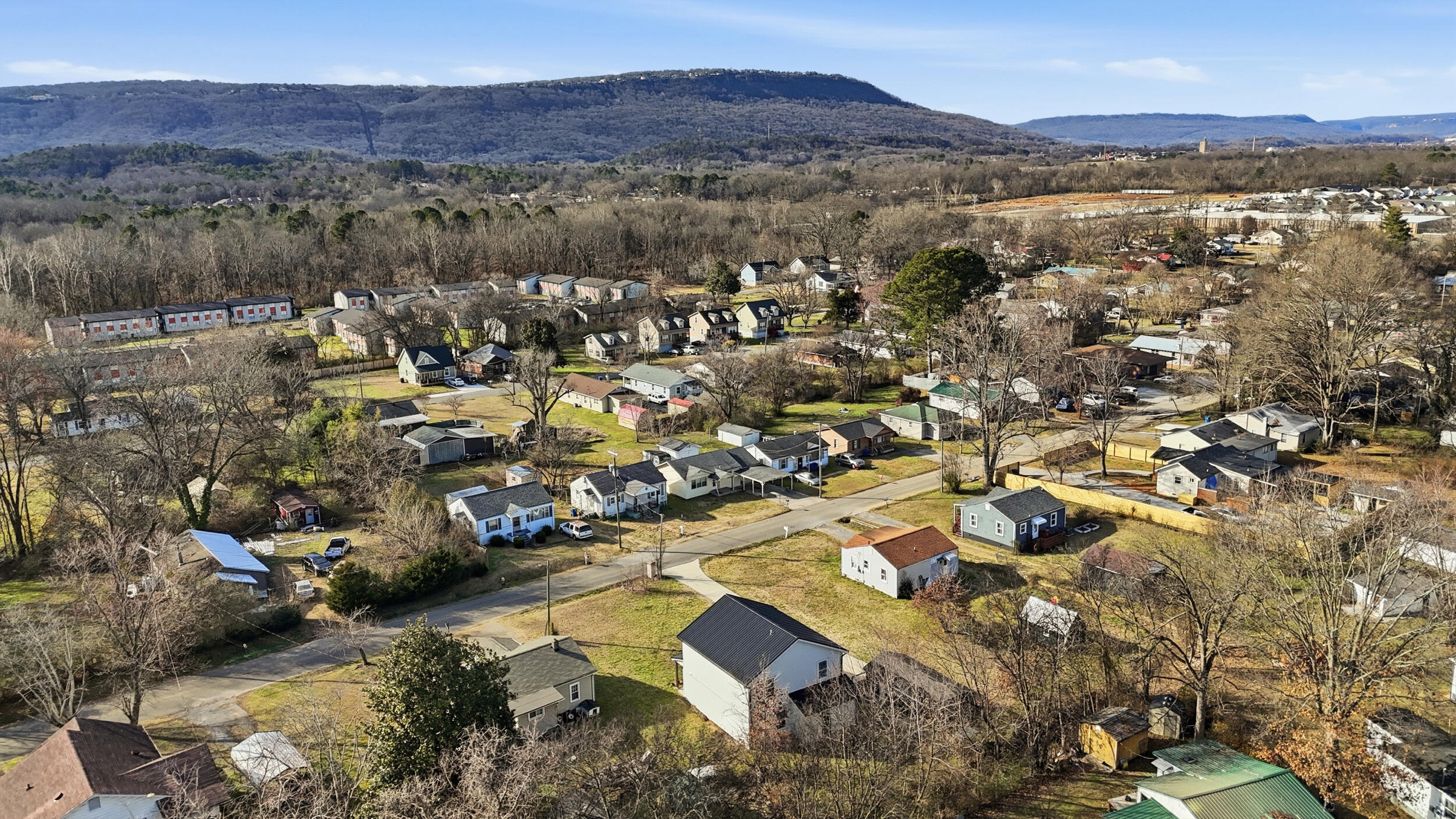 828 Henderson Avenue