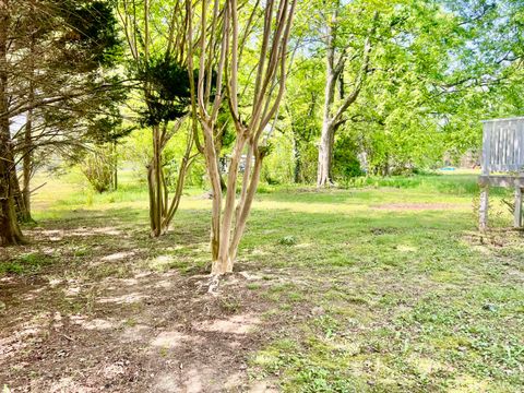 Tiny photo for 102 W 8th Street, Chickamauga, GA 30707 (MLS # 1529458)