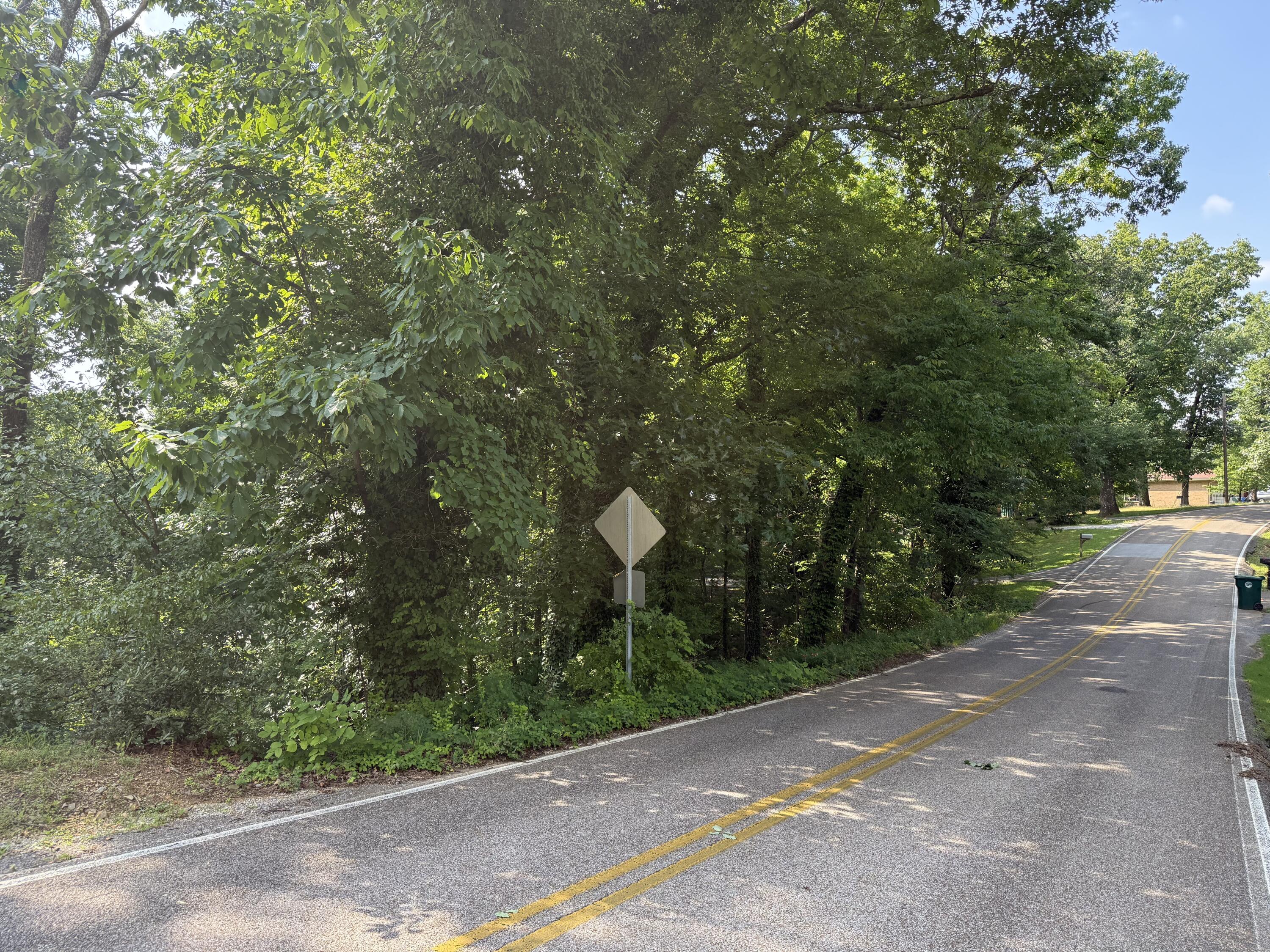 Photo 1 of 10 — 5908 Crestview Drive, Hixson, TN 37343