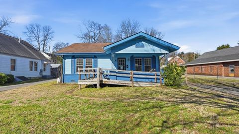 Photo of 3303 Dayton Boulevard, Chattanooga, TN 37415 (MLS # 1528695)