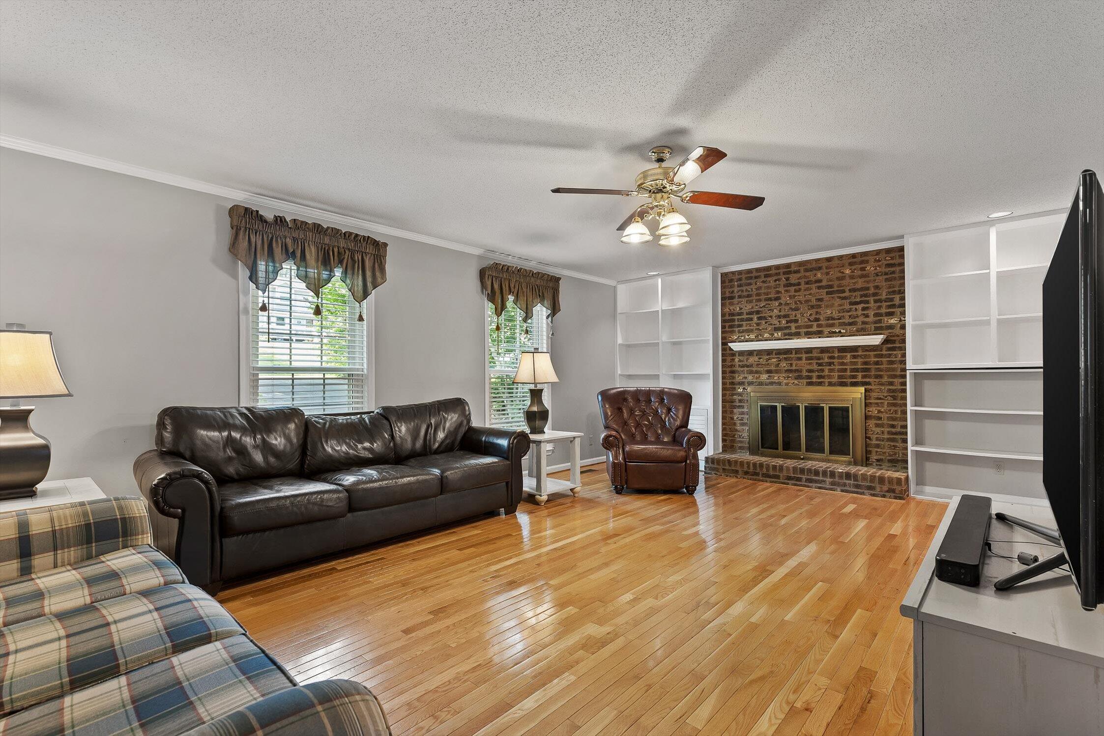 Chattanooga, Tennessee 37421, United States, 4 Bedrooms Bedrooms, ,5 BathroomsBathrooms,Residential,Active,146831