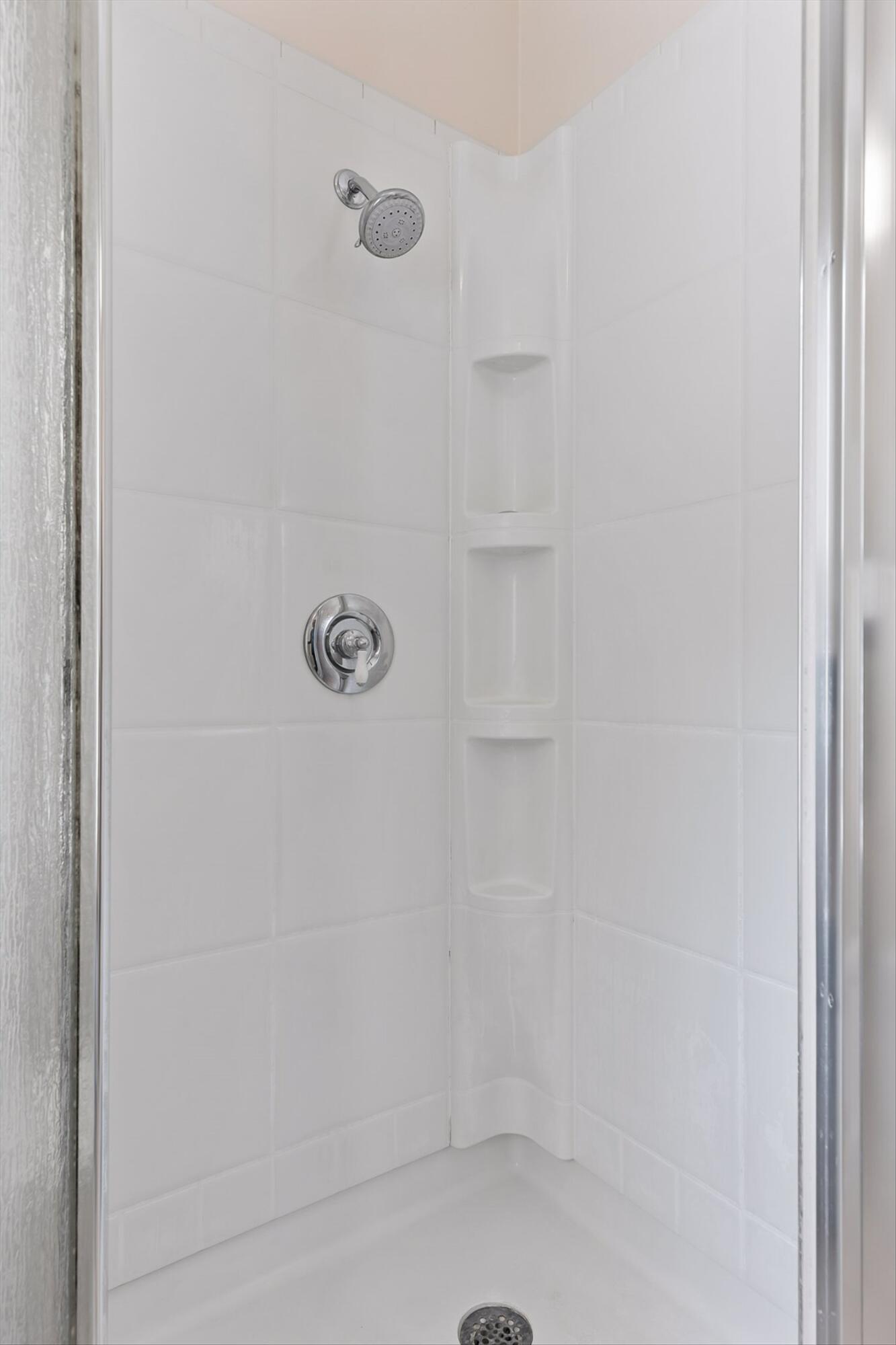 Chattanooga, Tennessee 37421, United States, 4 Bedrooms Bedrooms, ,5 BathroomsBathrooms,Residential,Active,146831