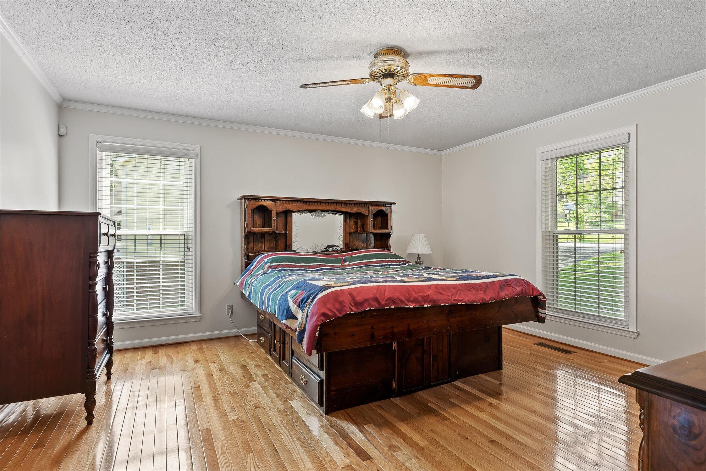 Chattanooga, Tennessee 37421, United States, 4 Bedrooms Bedrooms, ,5 BathroomsBathrooms,Residential,Active,146831