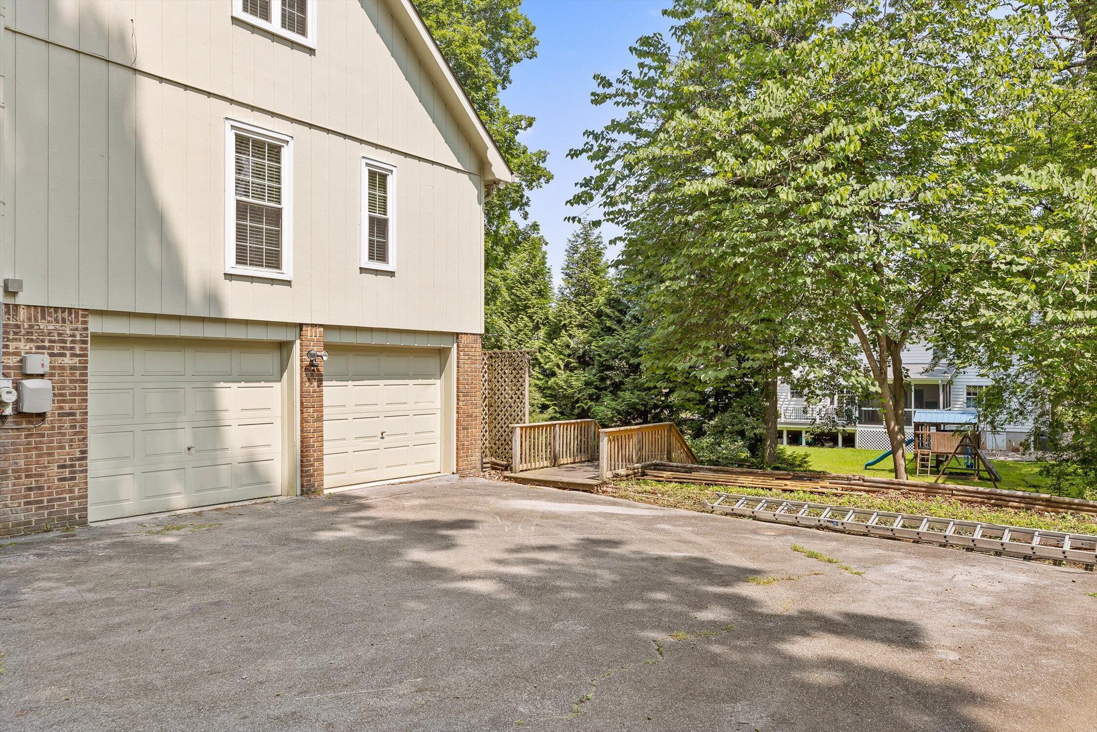 Chattanooga, Tennessee 37421, United States, 4 Bedrooms Bedrooms, ,5 BathroomsBathrooms,Residential,Active,146831