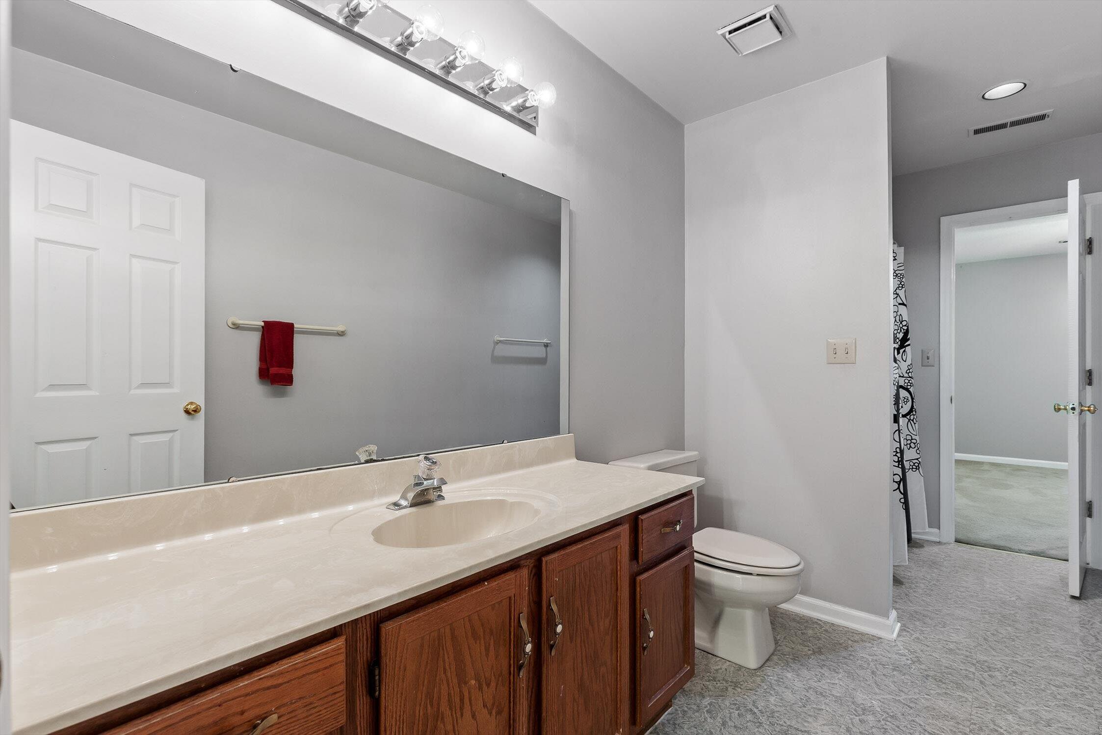 Chattanooga, Tennessee 37421, United States, 4 Bedrooms Bedrooms, ,5 BathroomsBathrooms,Residential,Active,146831