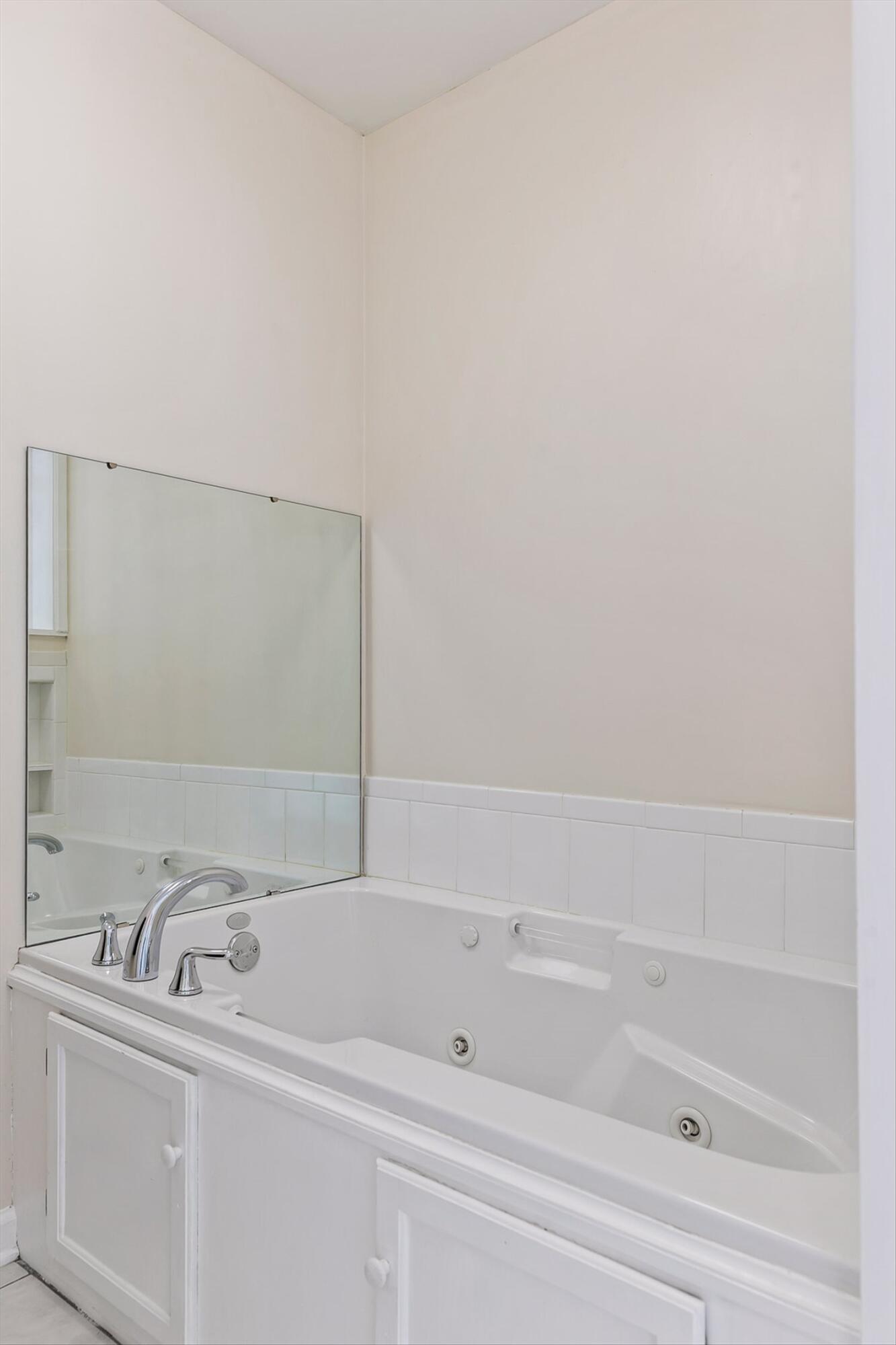 Chattanooga, Tennessee 37421, United States, 4 Bedrooms Bedrooms, ,5 BathroomsBathrooms,Residential,Active,146831