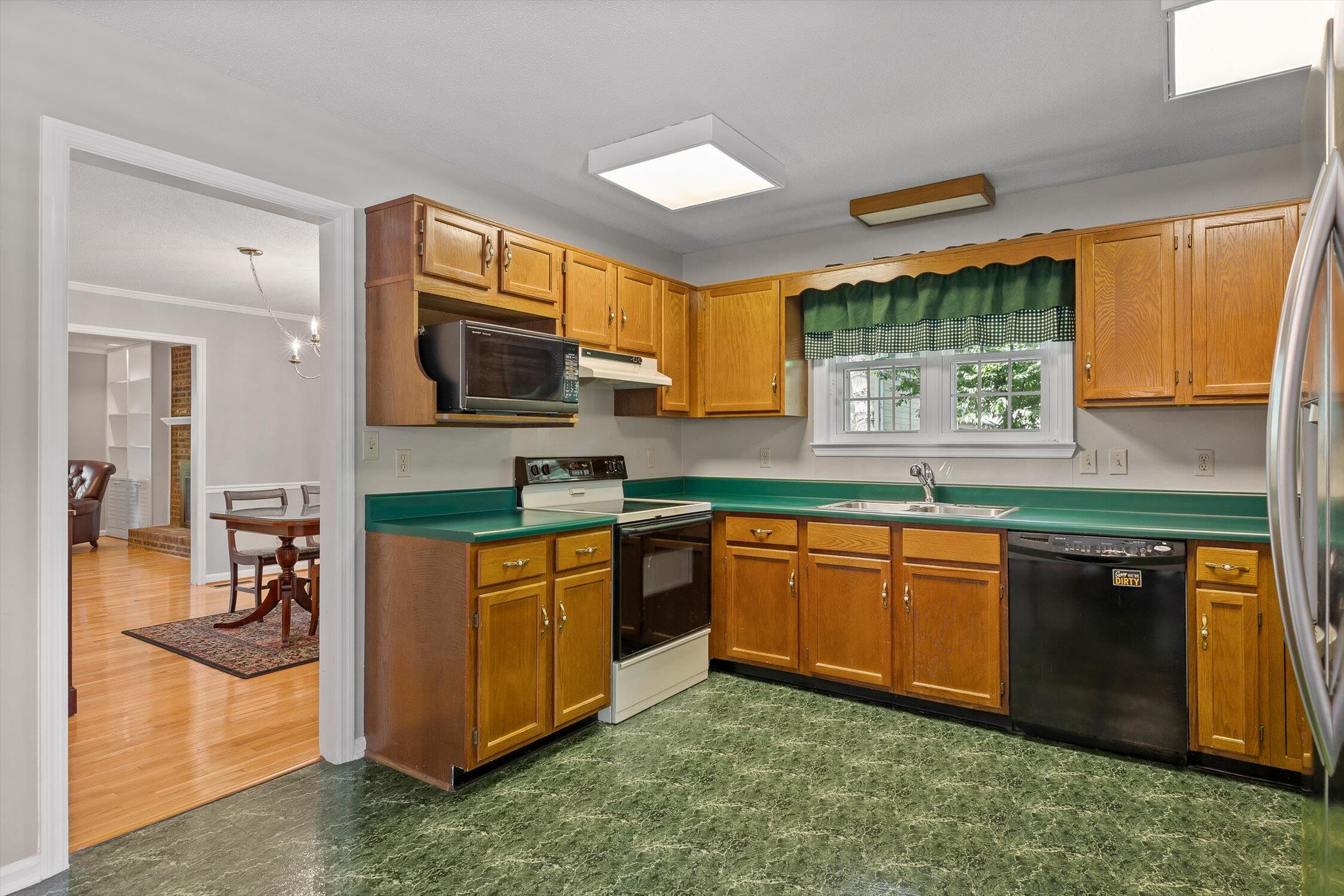 Chattanooga, Tennessee 37421, United States, 4 Bedrooms Bedrooms, ,5 BathroomsBathrooms,Residential,Active,146831