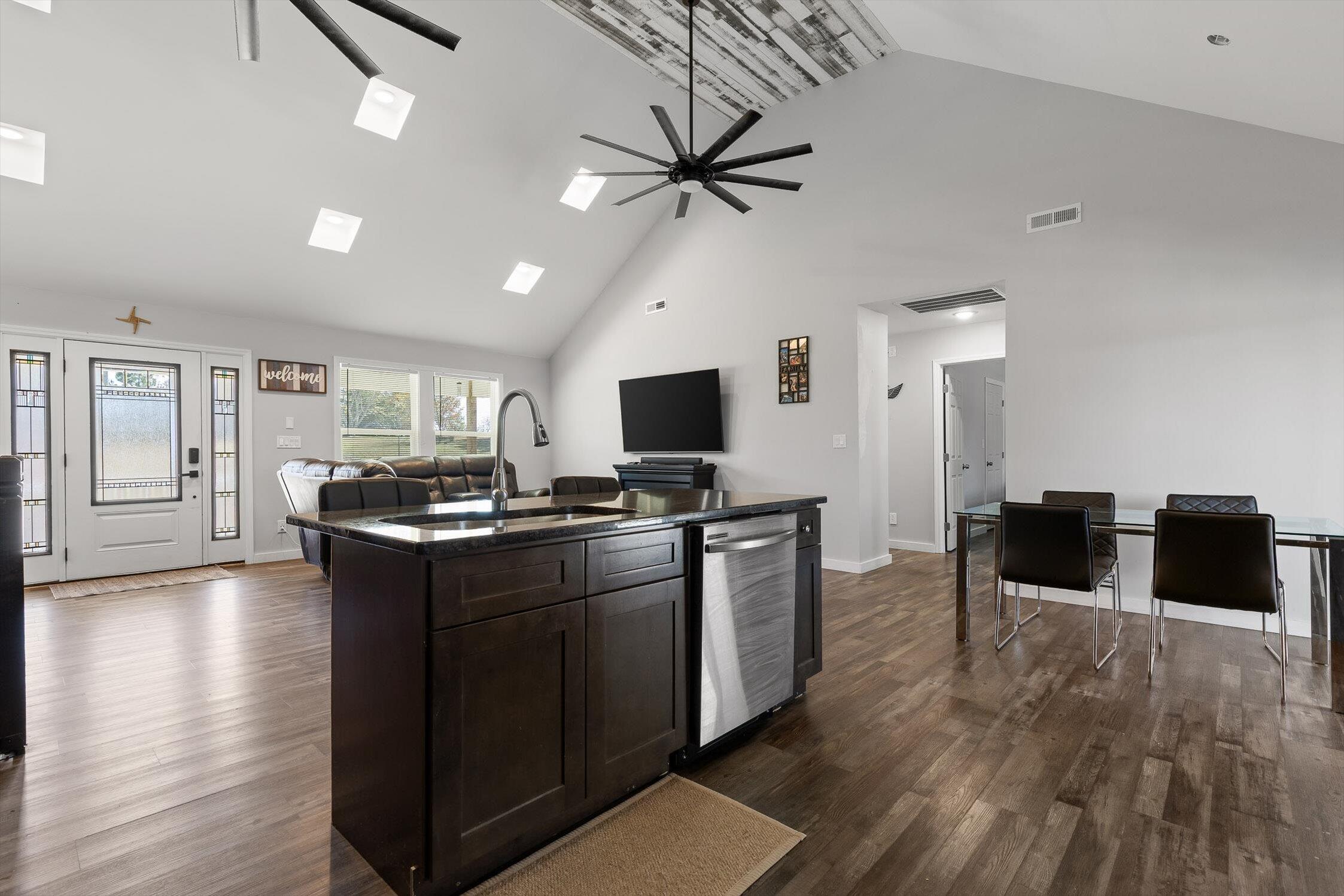 Trenton, Georgia 30752, United States, 3 Bedrooms Bedrooms, ,3 BathroomsBathrooms,Residential,Active,240470