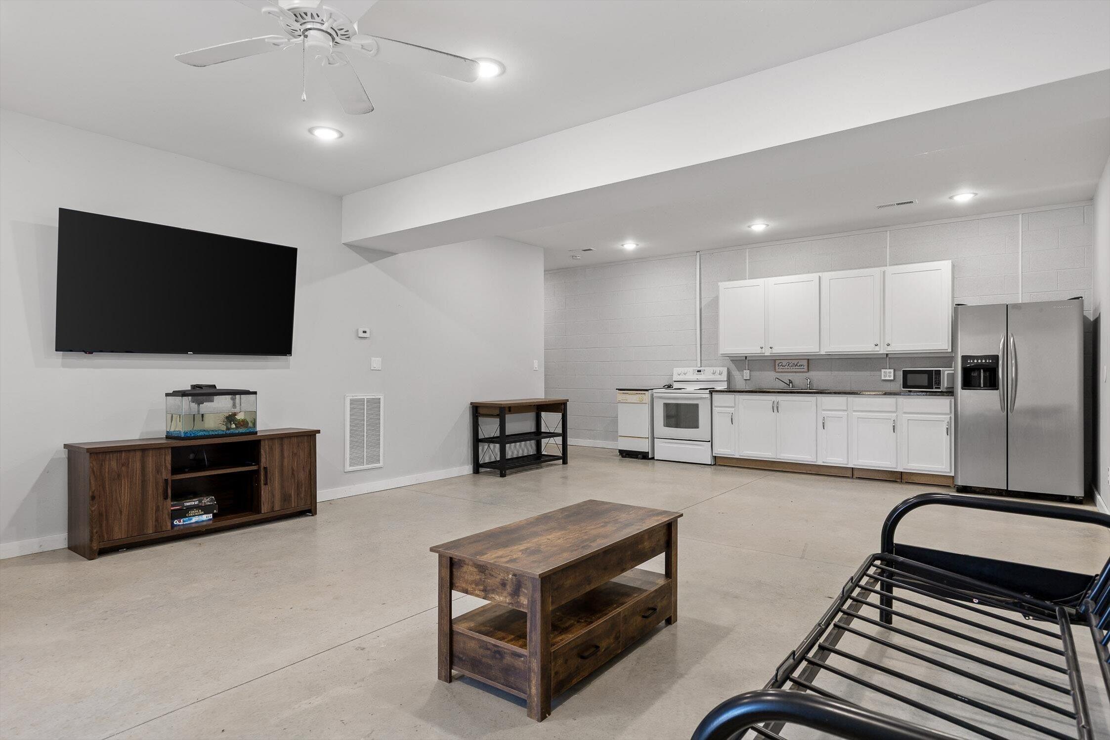 Trenton, Georgia 30752, United States, 3 Bedrooms Bedrooms, ,3 BathroomsBathrooms,Residential,Active,240470