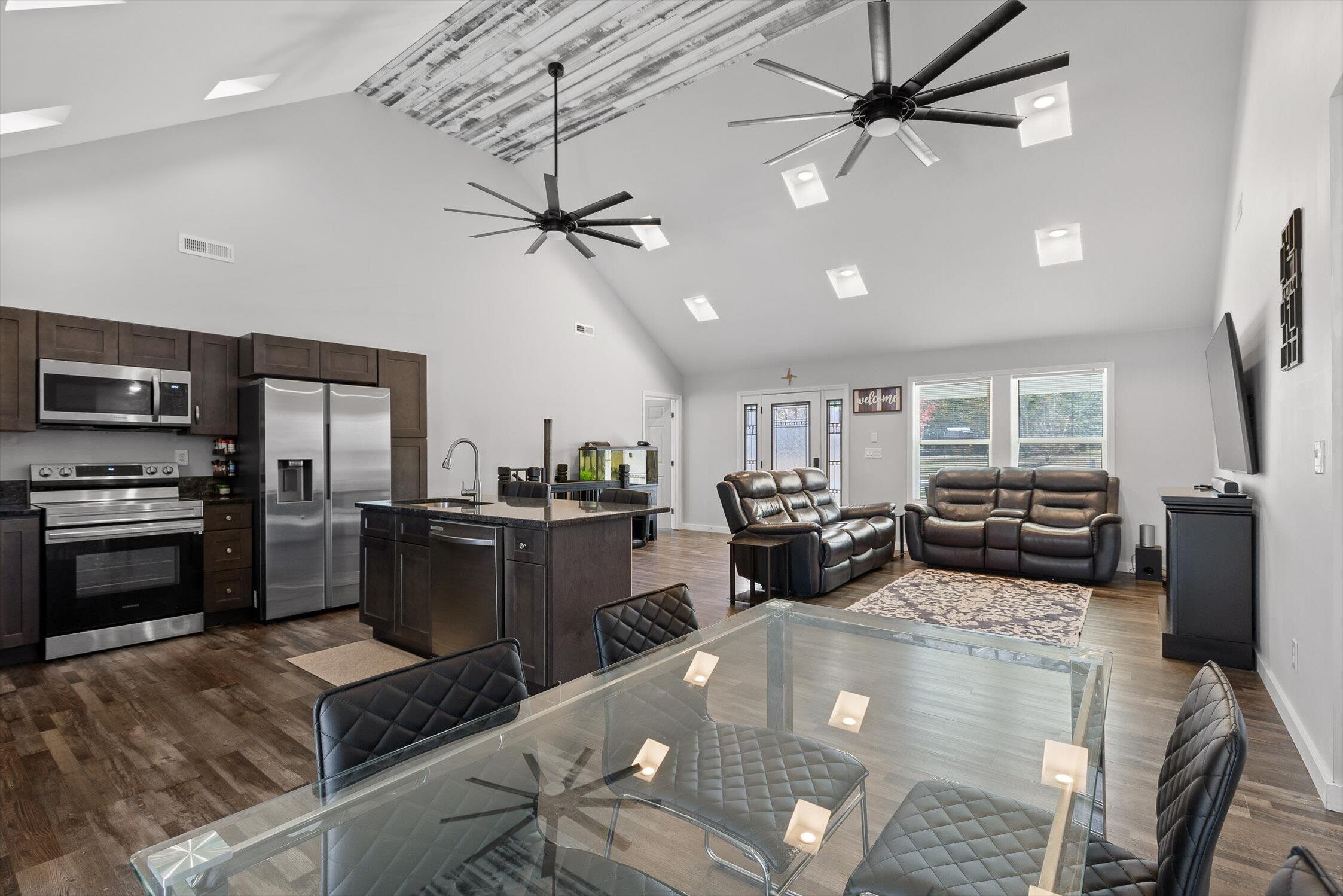 Trenton, Georgia 30752, United States, 3 Bedrooms Bedrooms, ,3 BathroomsBathrooms,Residential,Active,240470