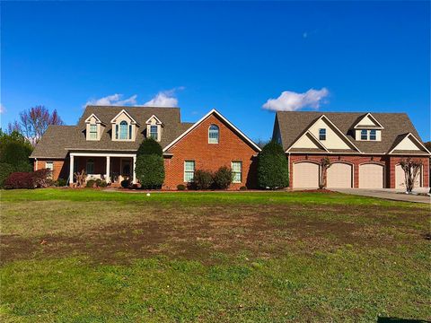 186 Henry Drive Ringgold GA 30736