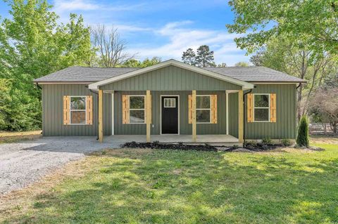 Homes For Sale - 320 Old Fort Road<br/> Old Fort, TN 37362