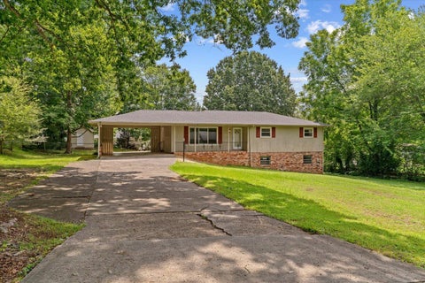 Photo of 1907 Courtland Lane, Dalton, GA 30720 (MLS # 1540222)