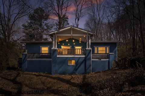 Photo of 2600 Campbell Street, Chattanooga, TN 37406 (MLS # 1530605)