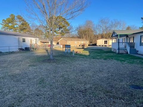 Photo of 211 Pat Webb Circle, Rossville, GA 30741 (MLS # 1513819)