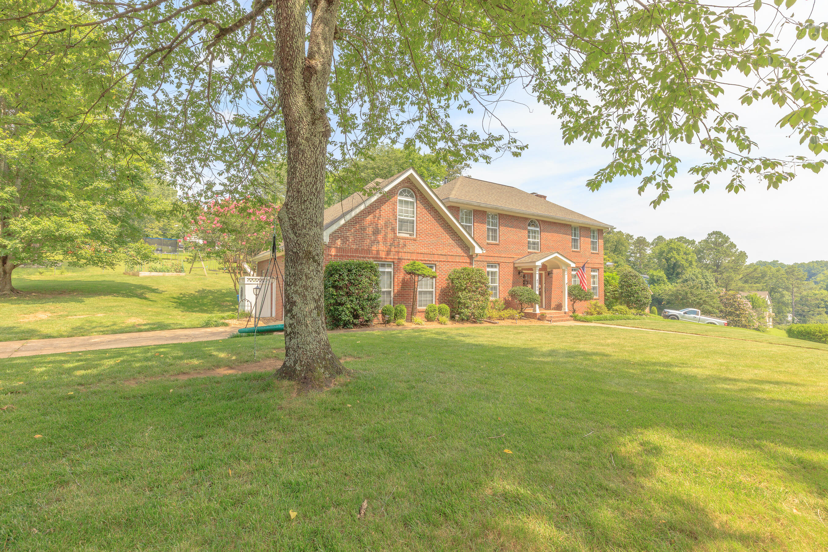 4740 N Forest Road