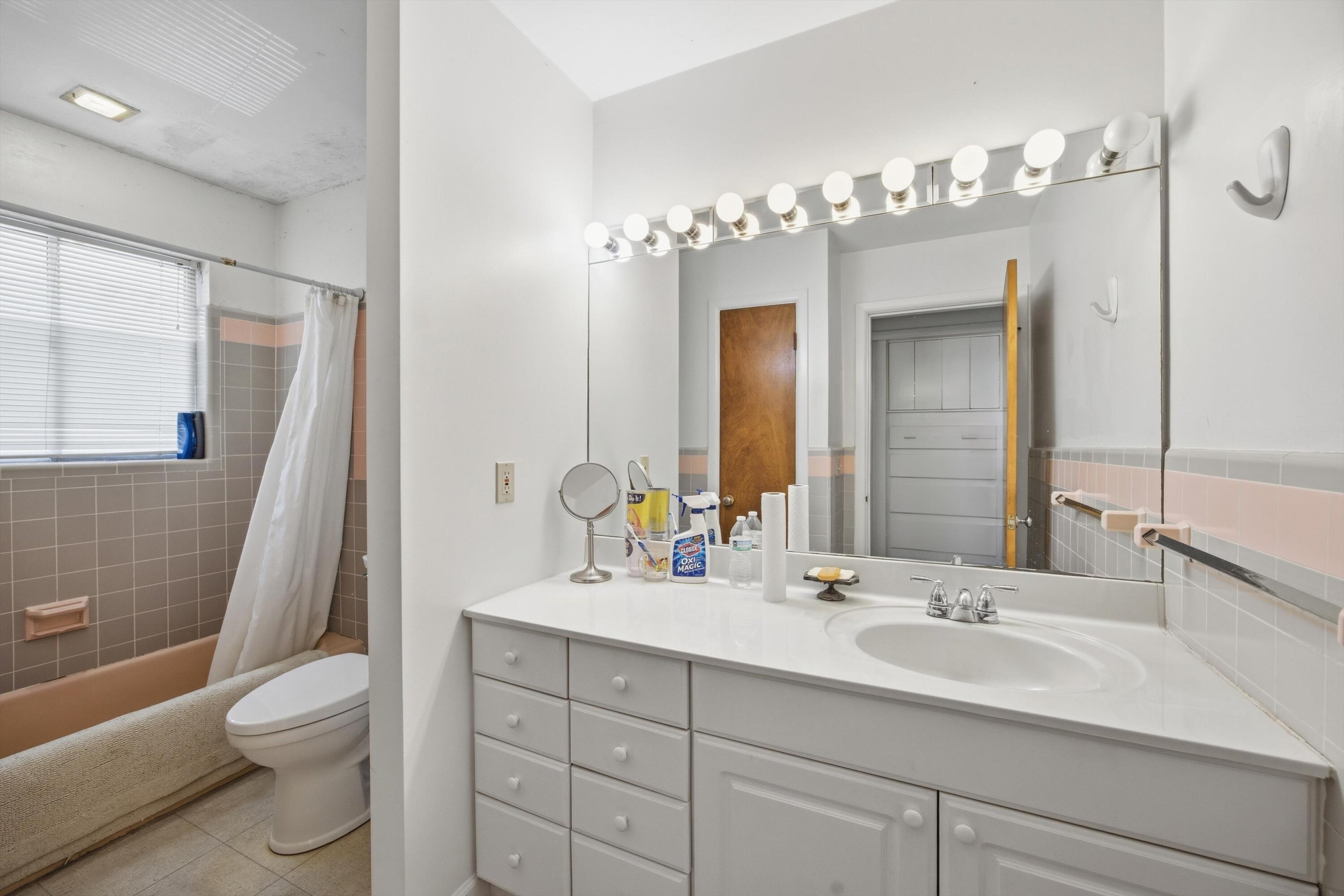 Chattanooga, Tennessee, 37405, United States, 3 Bedrooms Bedrooms, ,3 BathroomsBathrooms,Residential,Active,2041810
